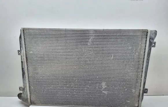 Volkswagen PASSAT B6 Coolant radiator 3C0121253R