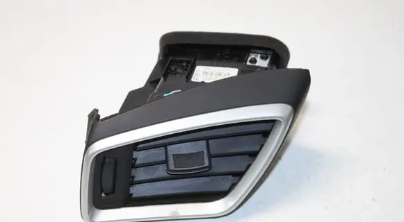 Nissan Qashqai Dashboard side air vent grill/cover trim 687614EA0A