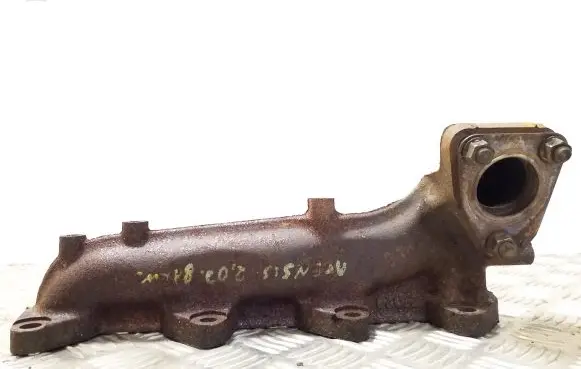 Toyota Avensis T220 Exhaust manifold