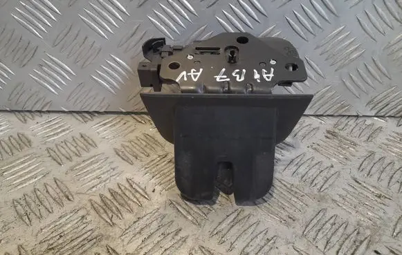 Audi A4 S4 B7 8E 8H Loading door lock 8P4827505C