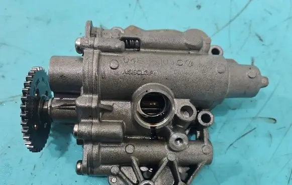Volkswagen Golf VII Oil pump 04E115109C IMPRK1551720