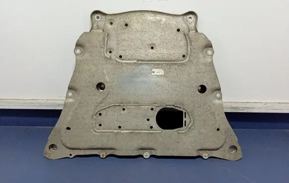 Front underbody cover/under tray