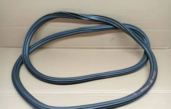Skoda Octavia Mk4 Front door rubber seal 5E3867365