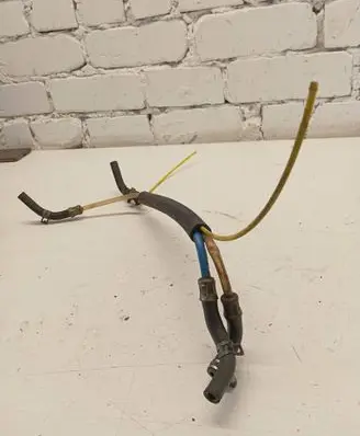 Volkswagen II LT Fuel line pipe