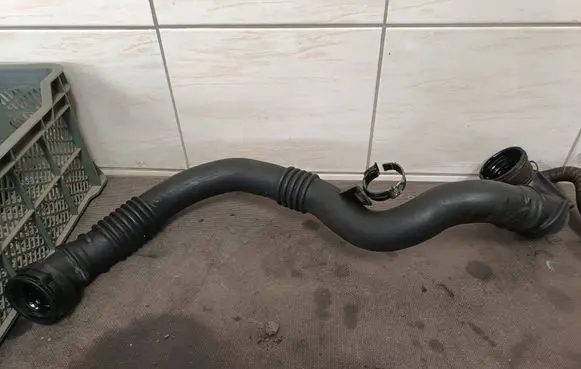 Opel Zafira C Air intake hose/pipe 13402258