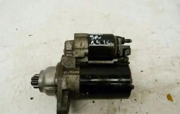 Volkswagen Polo Starter motor 000120400