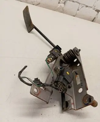 Ford Ranger Accelerator throttle pedal CB0541AC0 9F04