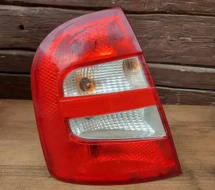 Skoda Fabia Mk1 (6Y) Rear/tail lights 6Y6945111B