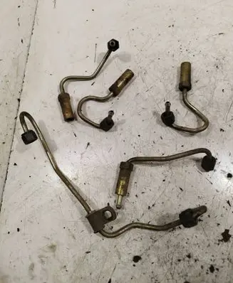 Fuel injector supply line/pipe
