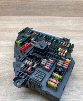 BMW 5 F10 F11 Fuse module 9234424 923442401