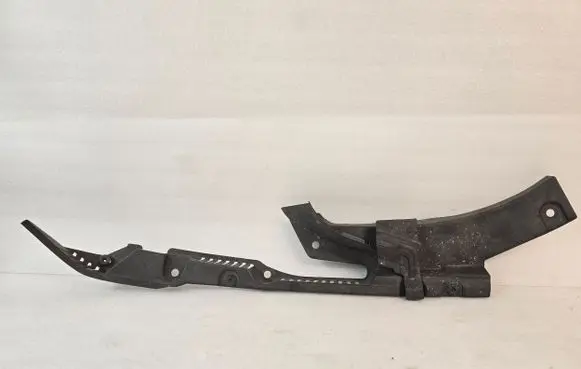 Volvo XC60 Fender mounting bracket 32216110
