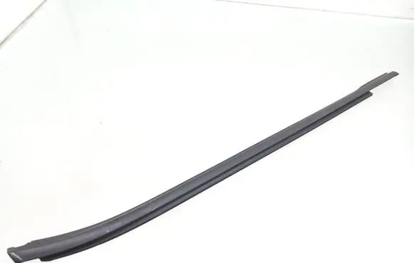 Hyundai i10 Rubber seal rear door window/glass 