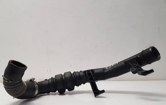 Ford Kuga II Intercooler hose/pipe DS736C646FK