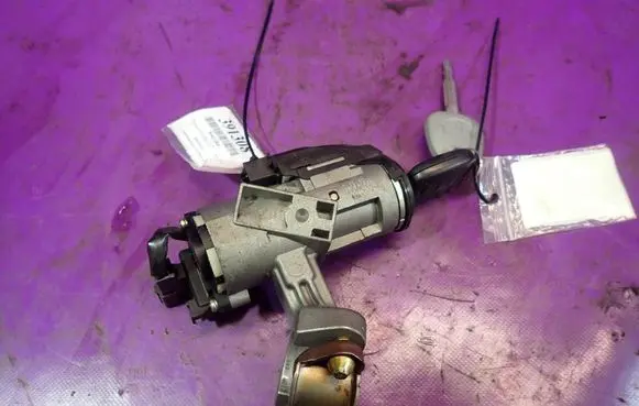Toyota Corolla E120 E130 Ignition lock 
