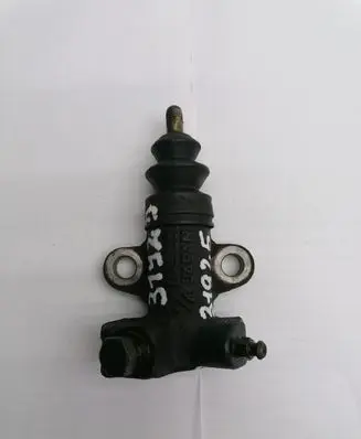 Subaru Impreza II Clutch slave cylinder 
