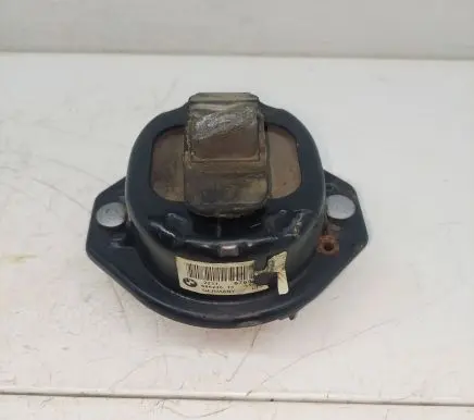 BMW 7 E65 E66 Engine mount bracket 221167694 68623513