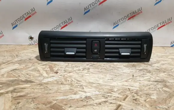 BMW 1 F20 F21 Dash center air vent grill 9207116