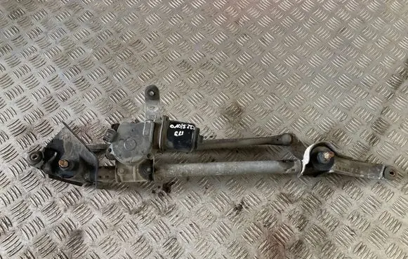Subaru Outback Front wiper linkage and motor