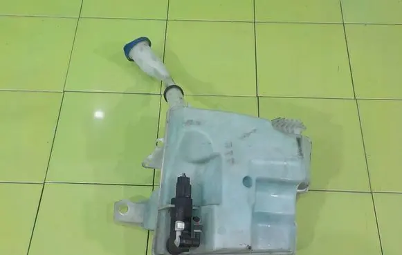 Ford Focus Windshield washer fluid reservoir/tank ZBIORNICZEK 15AB36