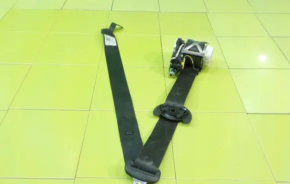 Volkswagen Polo V 6R Front seatbelt 34035270 BEZPIECZENSTWA