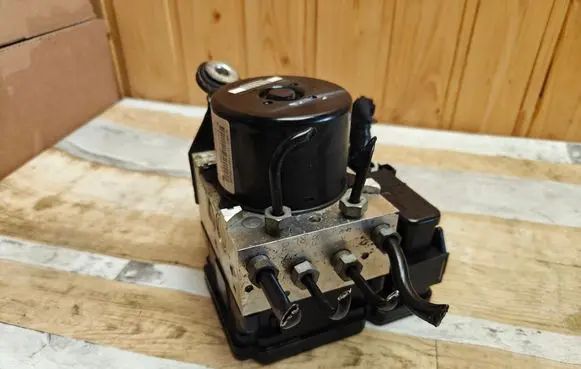 Volvo V60 ABS Pump 31329137 28526258043