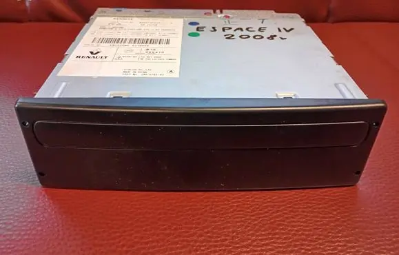 Renault Espace IV Radio/CD/DVD/GPS head unit 8200735413 8200735413--A EN1225M