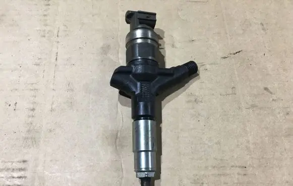 Subaru Legacy Fuel injector 6613AA030