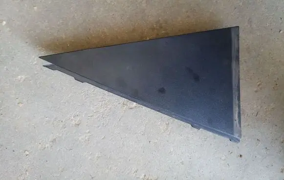 KIA Sorento Rear door glass trim molding