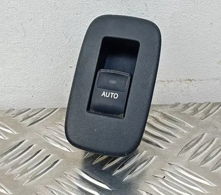 Toyota Auris 150 Electric window control switch