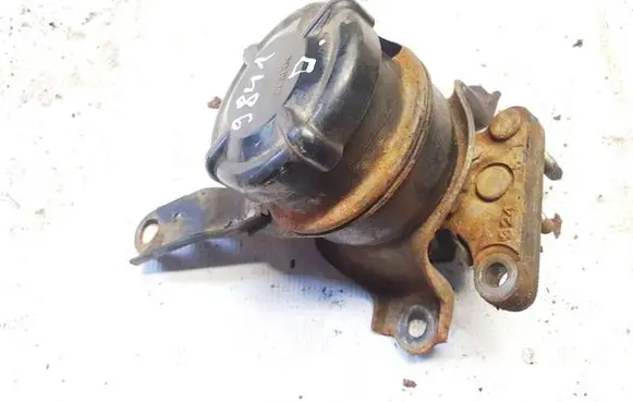 Toyota Avensis T220 Engine mount bracket 324