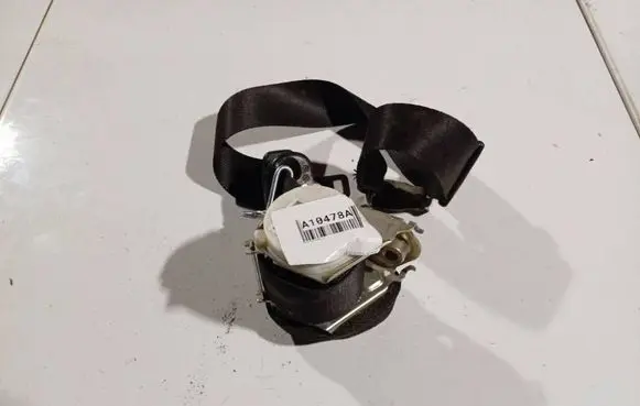 Rear seatbelt