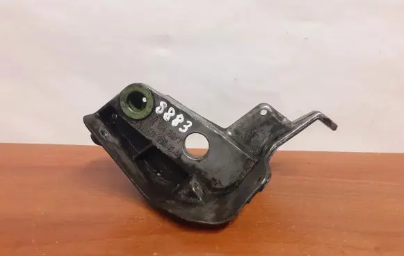 Mercedes-Benz C W204 Engine mounting bracket A6460941141 8883
