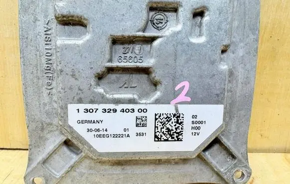 Peugeot 308 Xenon control unit/module 130732940300 10EEG122221A