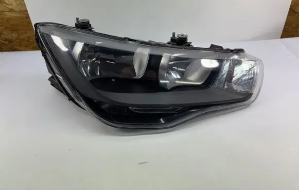 Audi A1 Headlight/headlamp 8X0941004