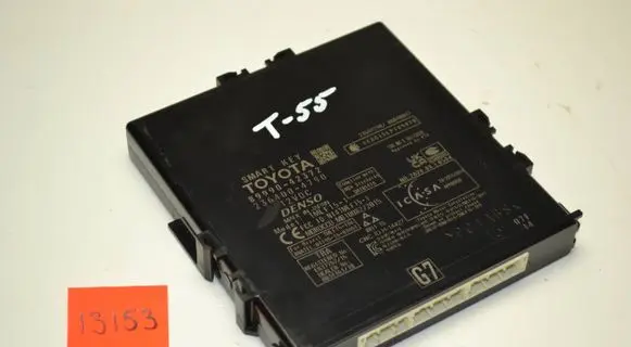 Toyota RAV 4 (XA50) Air suspension control unit module (rear) 8999042372 2364004790