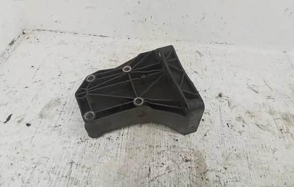 BMW X3 E83 A/C compressor mount bracket 7792202 140118