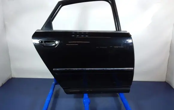Audi A8 S8 D3 4E Rear door