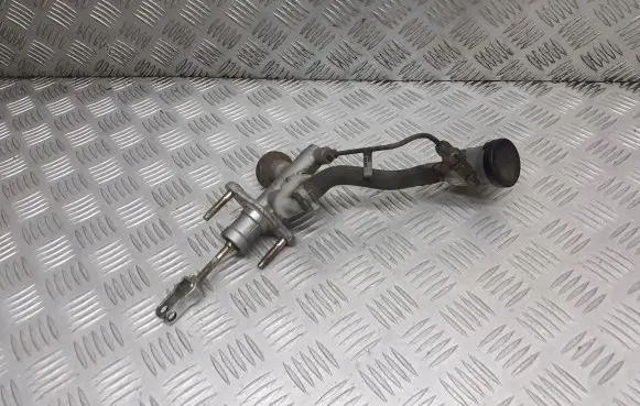 Nissan Almera N16 Clutch slave cylinder 