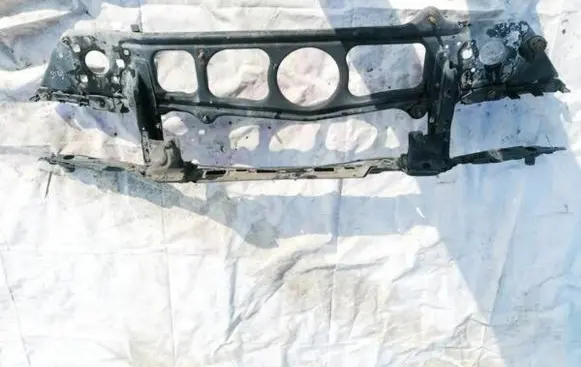 BMW 5 E39 Radiator support slam panel 8362434