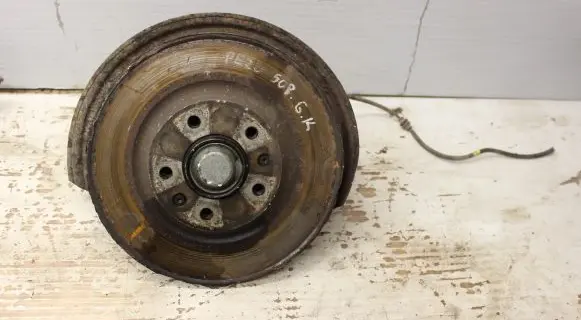 Rear wheel hub spindle/knuckle