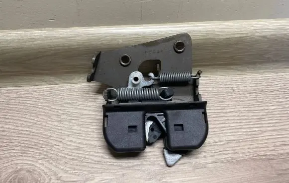 BMW 3 E90 E91 Seat back rest lock catch 7112864 52207112864
