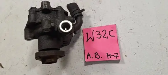 Audi A4 S4 B5 8D Power steering pump 8D0145156L
