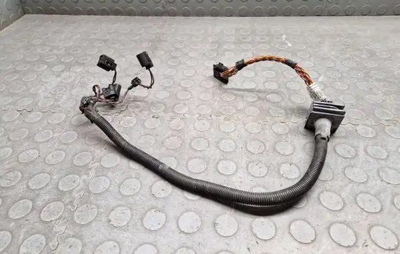 BMW 3 E90 E91 Fuel injector wires 850779806 850779906