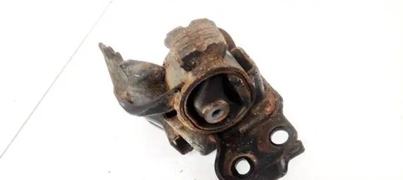 Engine mount bracket