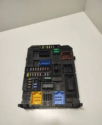 Peugeot 208 Comfort/convenience module 9832880380 3312060936