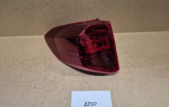 Suzuki Vitara (LY) Rear/tail lights W4189