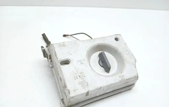 Audi 80 90 B3 Tail light bulb cover holder