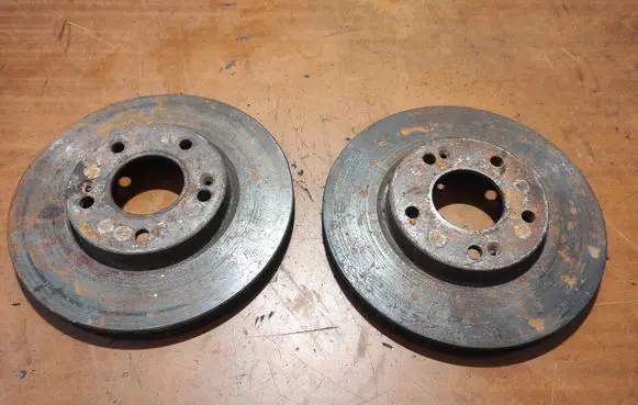 KIA Carens II Front brake disc