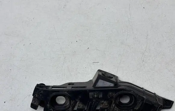 Volkswagen PASSAT B8 Front bumper mounting bracket 3G0807050