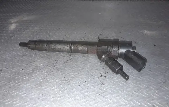 Mercedes-Benz A W168 Fuel injector 0445110196